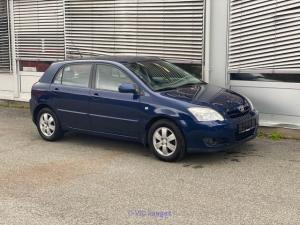 Toyota Corolla en très bon état général.