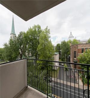 Beautiful, spacious one bedroom apartment located