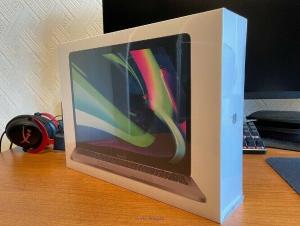 APPLE MACBOOK PRO 8TB / 2.4GHZ 2021