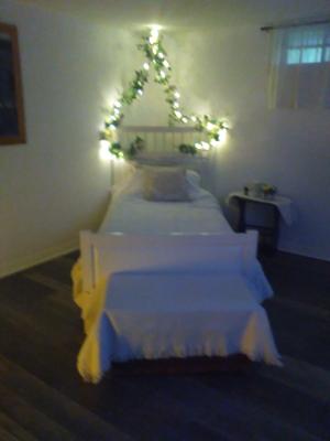AVAILABLE IMMEDIATELY ROOM FOR RENT IN A ALL FEMALE RESIDENTIAL HOUSIN