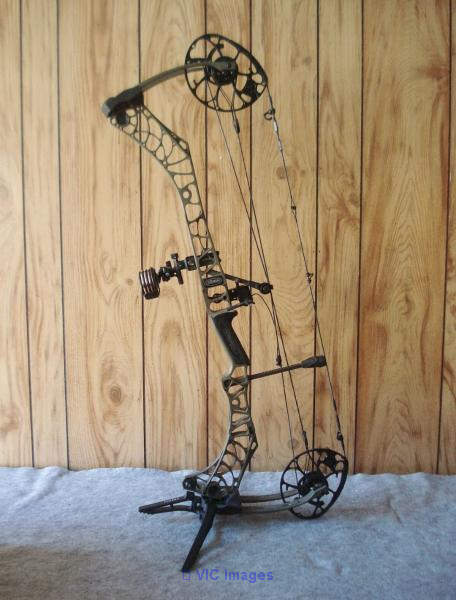 Mathews Archery V3X 33 RH Compound Bow - Granite Grey  