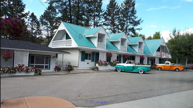 Find the perfect Radium Hot Springs Hotels 