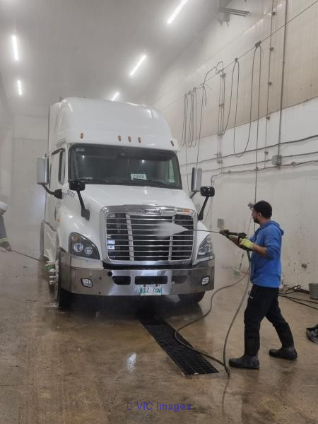 Transform Your Fleet with Premium Commercial Truck Detailing Winnipeg
