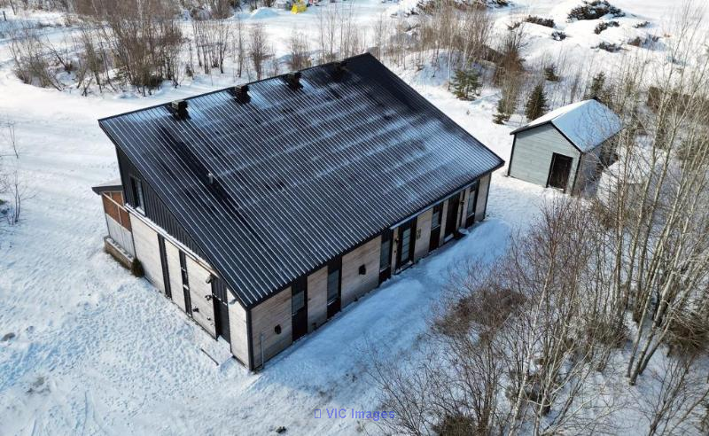 Immense cottage St-Côme au style unique