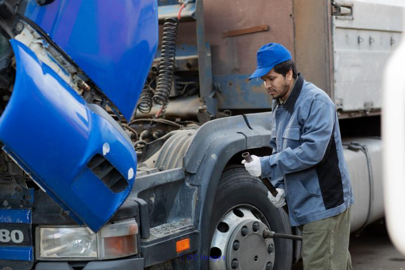 Truck and Trailer Repair Services in Edmonton | SRB Equipment