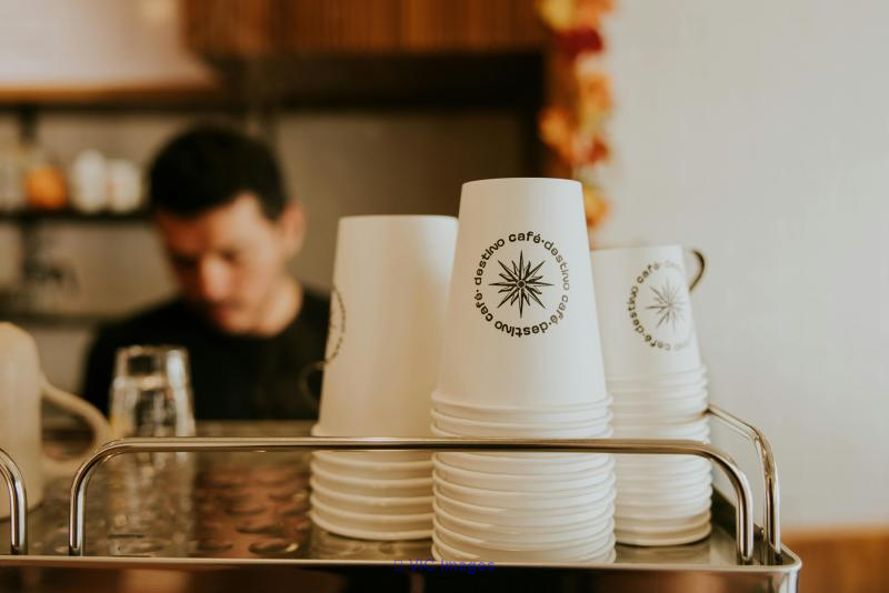 Well-established coffee counter / wine shop in Montreal