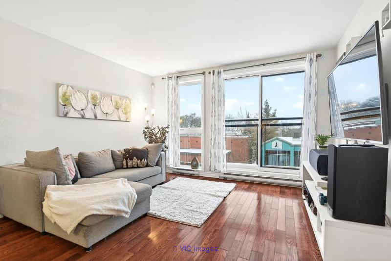 Beautiful 2-bedroom corner unit with garage, Vieux-Rosemont
