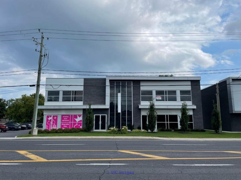 1,500 sq. ft. space on the 2nd floor in La Prairie