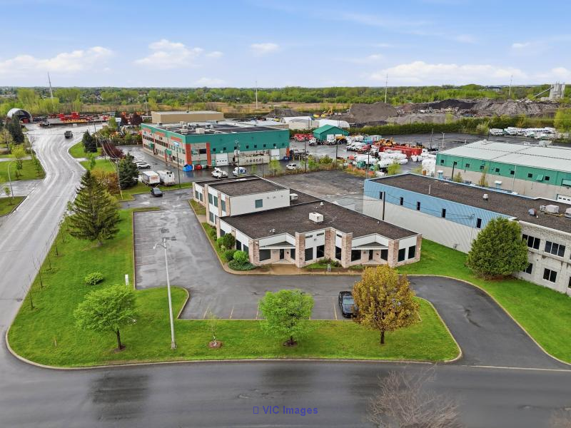 1,800 sqft Office space for rent in Brossard