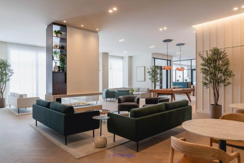 Hemisphere, upscale 5 1/2 condo in Pointe-Claire