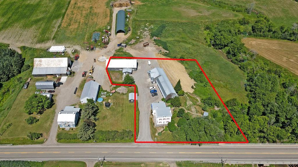 Semi-commercial property in an agricultural zone