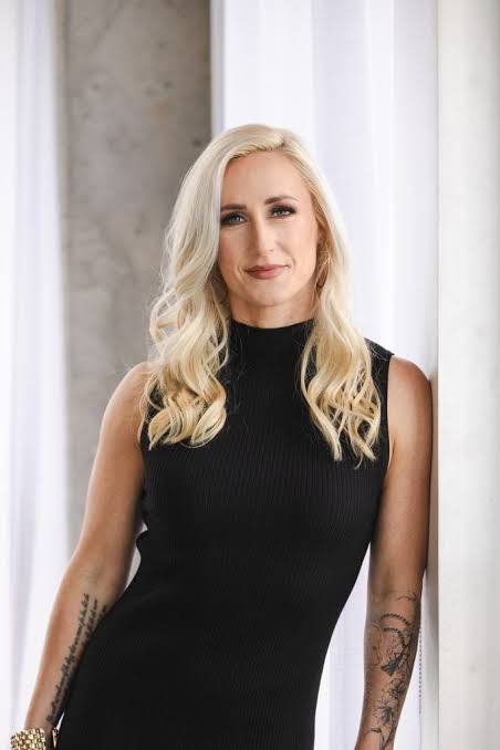 How Can Headshot Photography Vancouver Elevate Your Professional Image?
