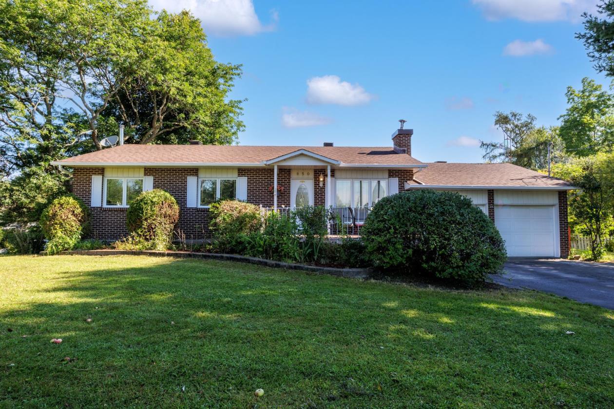 Turnkey Renovated Home with Water Views in Hudson
