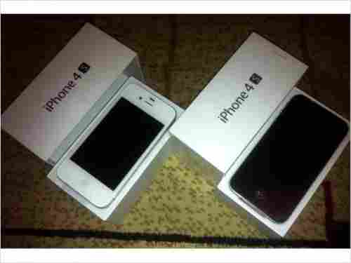 Apple iPhone 4s 64GB ,32GB ,16GB Unlocked White/Black