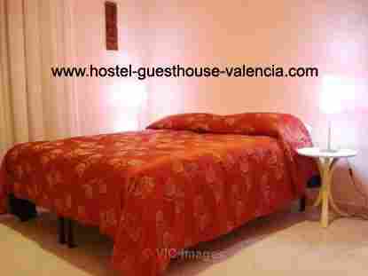 hostel-guesthouse-valencia.com, private accommodation + free internet- from Google