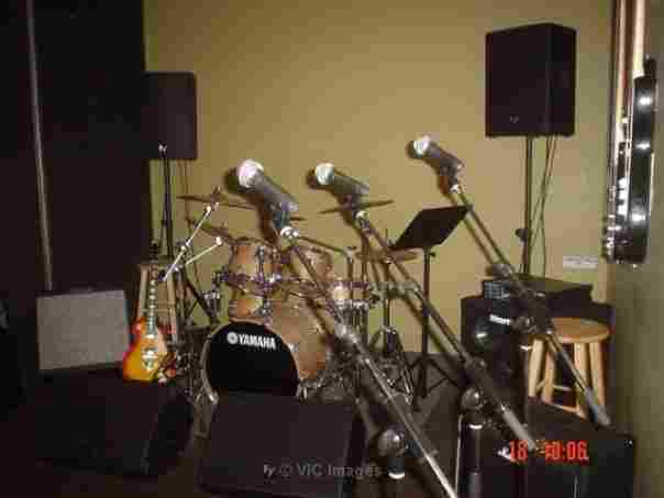 Rehearsal & Recording STUDIOS de Pratique & Enregistrement/jamavenue.ca/514-337-2526 - Ecole de Musique/Music School/ EQUIPMENT A LOUER/ EQUIPMENT RENTAL MONTREAL MUSICIANS-MUSICIEN: 514-337-2526