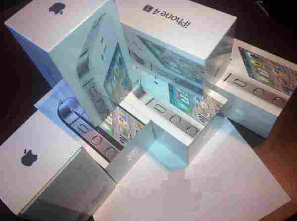 Selling Apple iphone 4s 64gb( Buy 2 get 1 free) - Photo 1