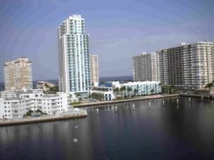 Tres Jolie Ocean view condo NEAR Hollywood Bch,Florida - Photo 1