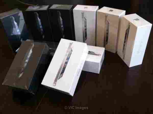 Apple iphone 5 64gb (BUY 2 GET 1 FREE) - Photo 1