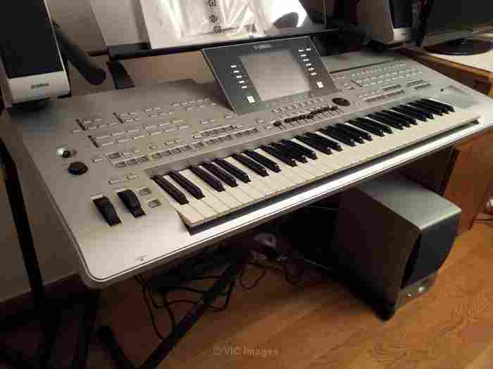 For Sale : Yamaha Tyros 4 Keyboard - Korg Pa3X Pro keyboard - Yamaha PSR-S910 Keyboard