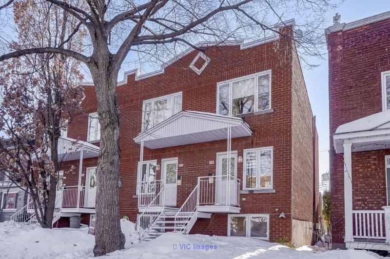 Townhouse with parking in Ahuntsic Housing houses, apartments