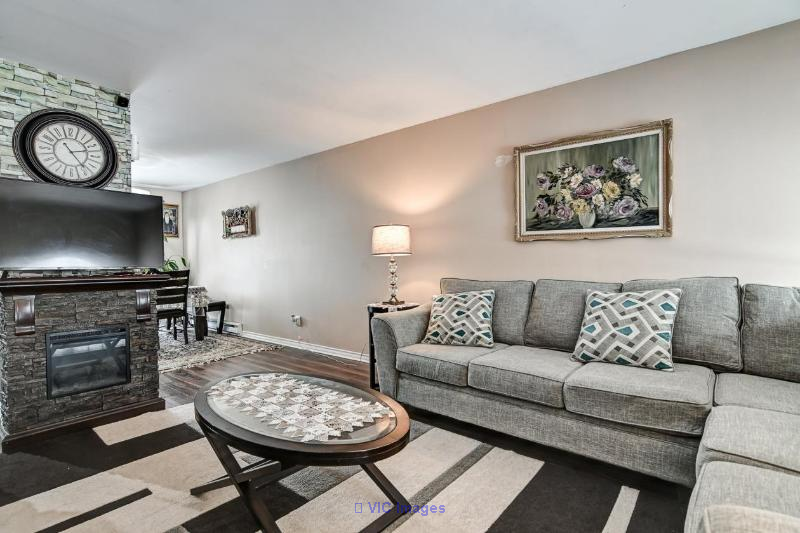 Nice house with garage Sought after neighborhood in Pierrefonds