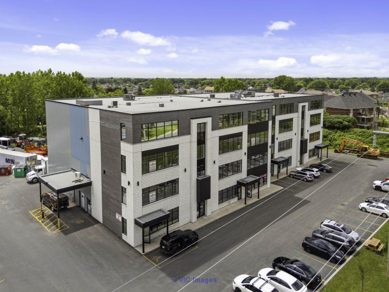 Office and Commercial Space  1,000 to 16,000 sq. ft. in Chambly - Photo 2