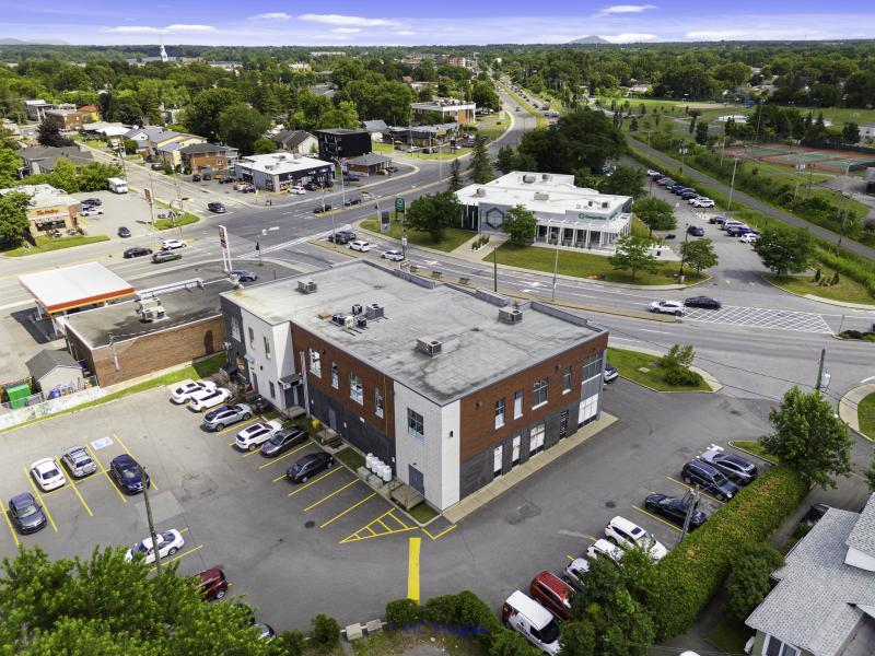 1,218 sq. ft. for Rent  Modern, Well-Located Building in Chambly - Photo 3