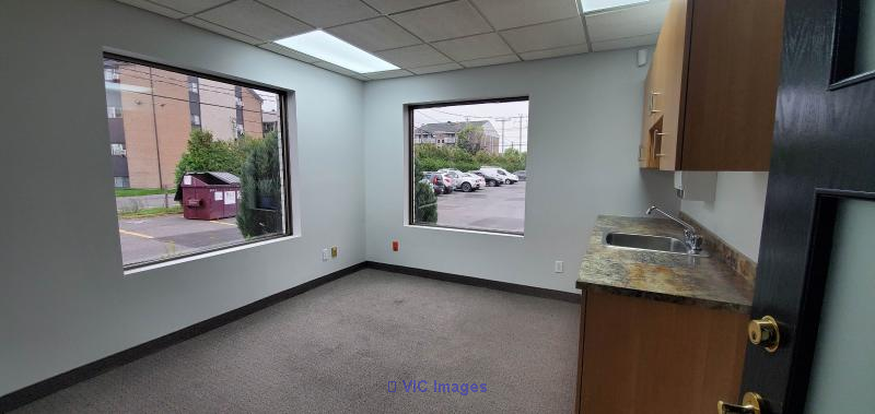 SAINT-JEAN Bureaux à louer 1500p2 au 3e étage - Photo 2