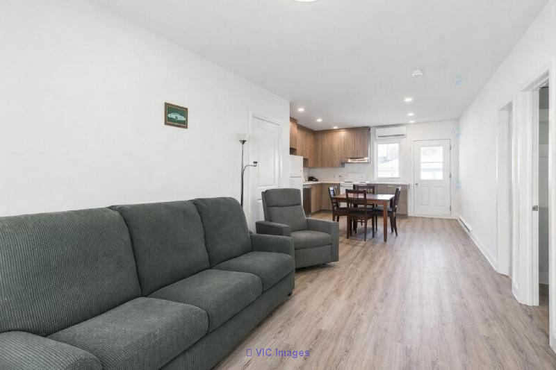 Fully Renovated Duplex* (2021)  Saint-Hyacinthe  $474,500 - Photo 3