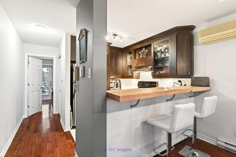 Beautiful 2-bedroom corner unit with garage, Vieux-Rosemont - Photo 3