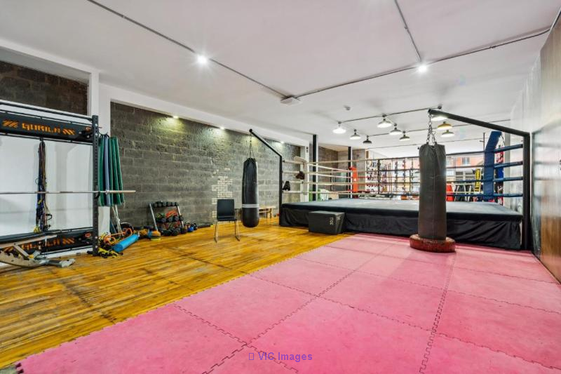 Commercial condo 3,500 sq. ft. on 2 floors in Villeray - Photo 2