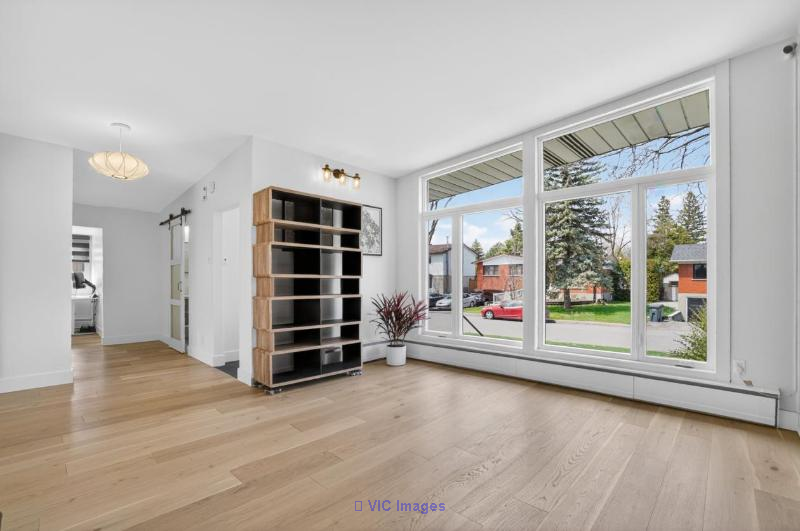 Renovated home, quiet and highly sought-after area in Pierrefonds - Photo 2