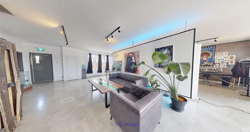 1,500 sq. ft. space on the 2nd floor in La Prairie - Photo 3