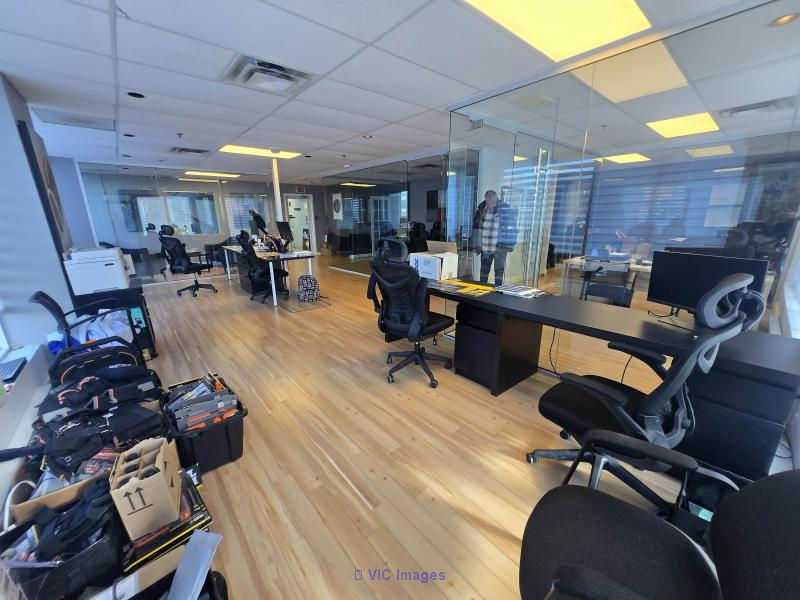 Offices for rent 1,400 sqft on ground floor Brossard - Photo 3