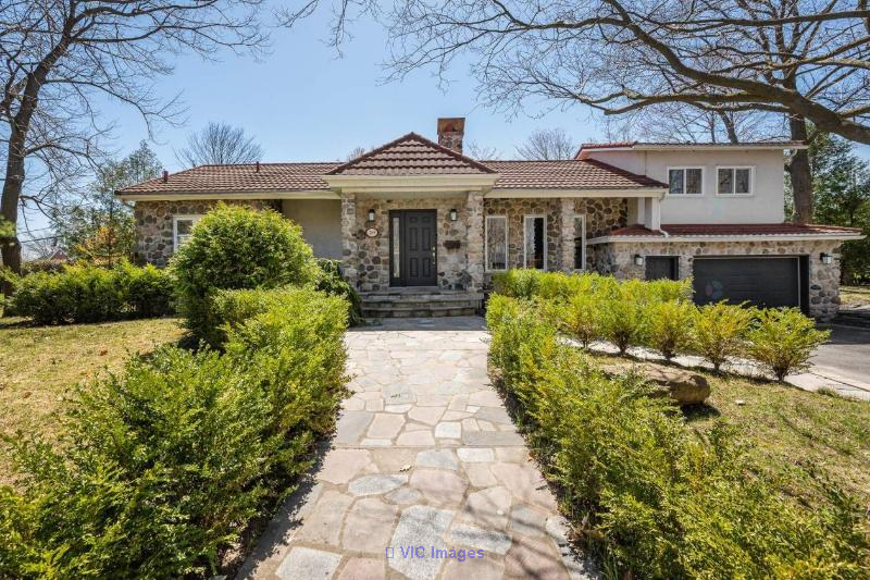 Spectacular Luxury Property � Saint-Jean-sur-Richelieu