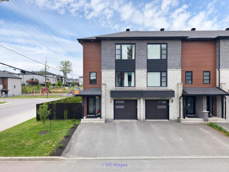 Maison avec garage, secteur recherch� de St-Canut