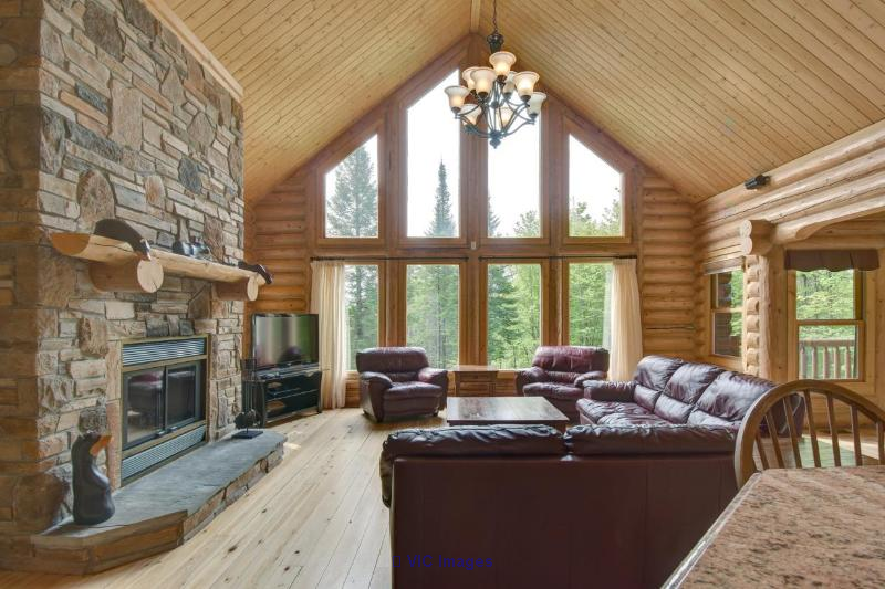 Luxueux chalet en bois rond, Fiddler Lake Resort - Photo 2