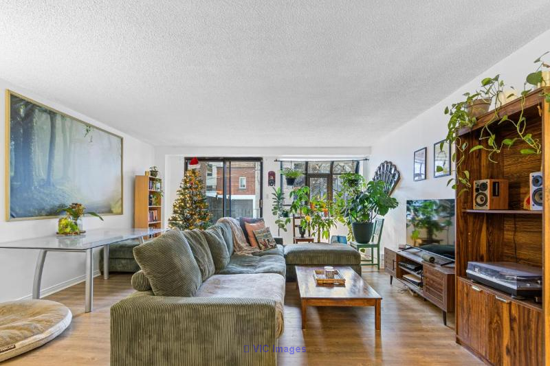 Beautiful ground floor condo 2 bdr, 2 bath, garage, Milton Park - Photo 2