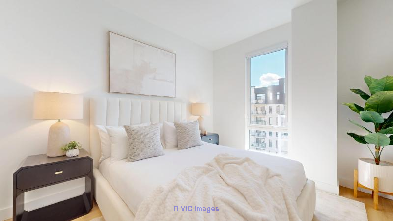 Hemisphere, upscale 3 1/2 condo in Pointe-Claire - Photo 2