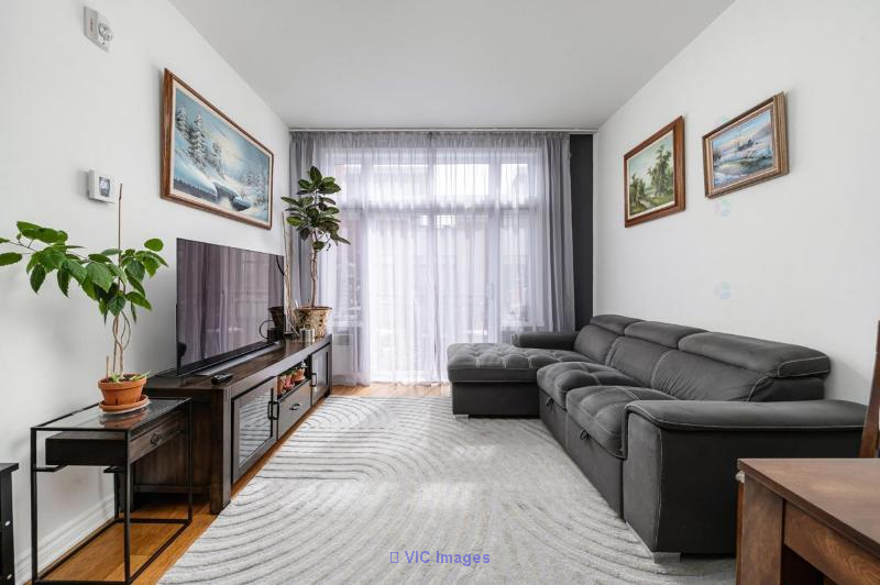 Magnificent Two-Level Penthouse in the Heart of Lachine, Montreal. - Photo 2
