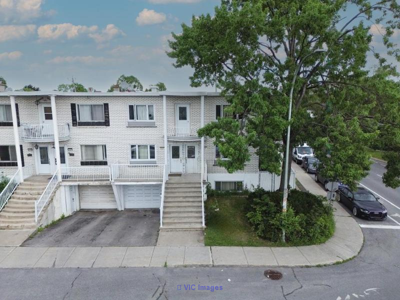 Duplex + Bachelor  Triple Occupancy  Anjou - Photo 2