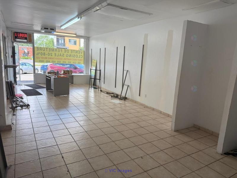 775 sqft Ground space in shopping center of LaSalle - Photo 3