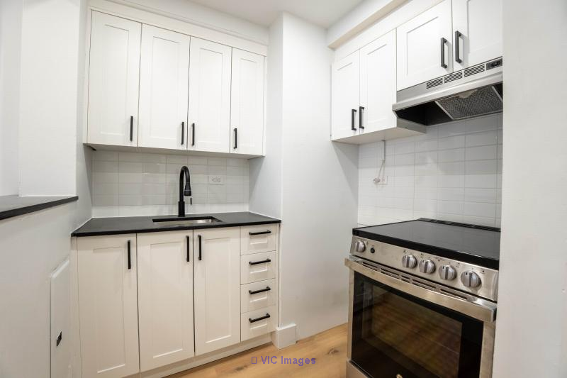 1 MONTH FREE  Studio and 1 Bedroom Just Steps from the Universities - Photo 2