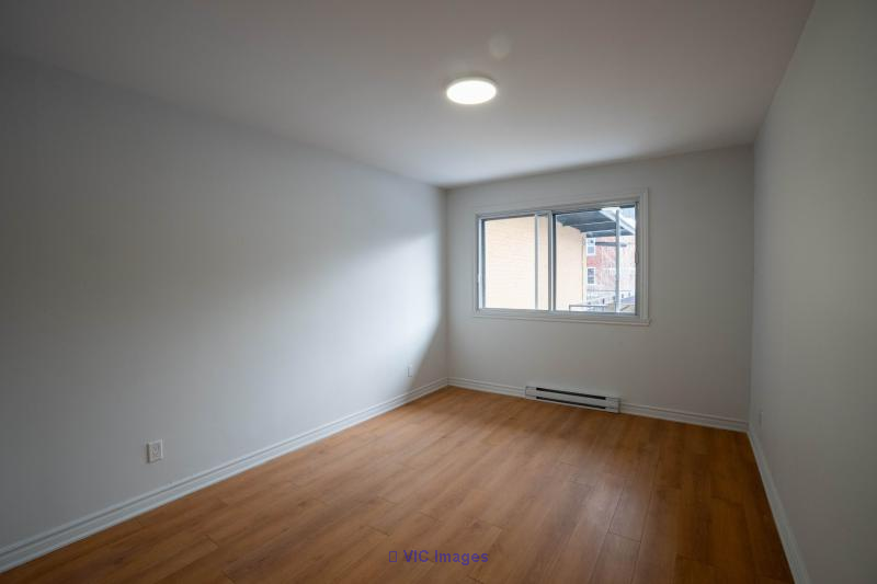 Riverside Living: Reno`d 1, 2, 3 BR Montreal-North - Photo 3