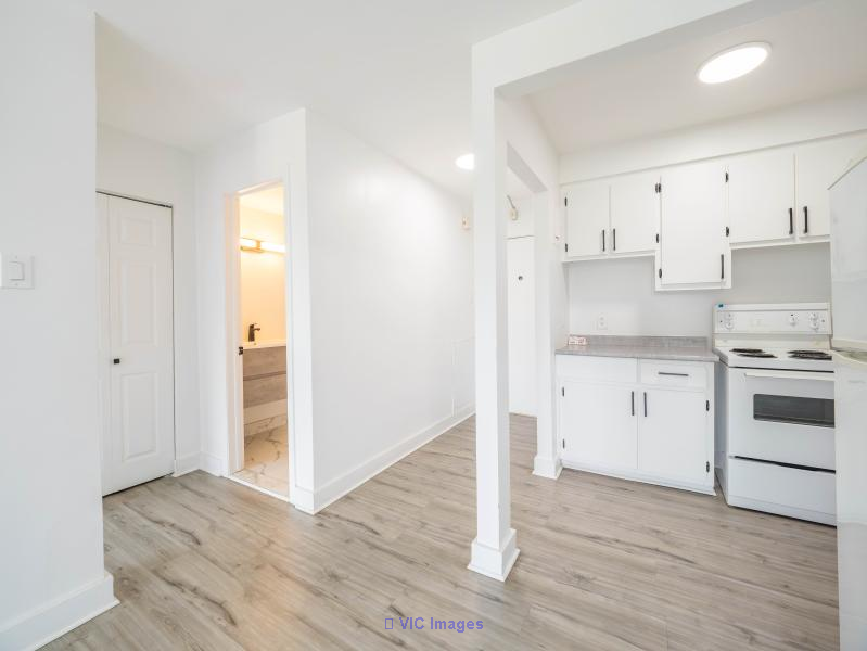 1 MONTH FREE  Modern & Affordable, Close to Everything in Anjou - Photo 3