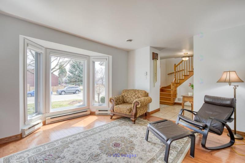 Spacious 2-storey home in sought-after Greenfield Park - Photo 2