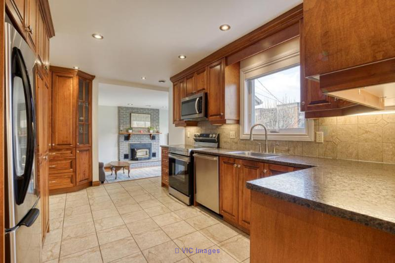Spacious 2-storey home in sought-after Greenfield Park - Photo 3