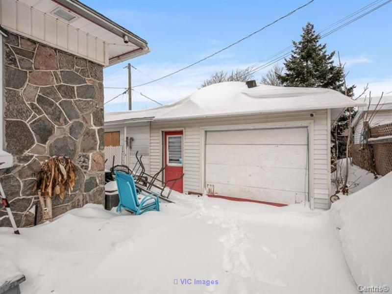 AVAILABLE - House for Rent in Cite-Universitaire Sainte-Foy - Photo 2