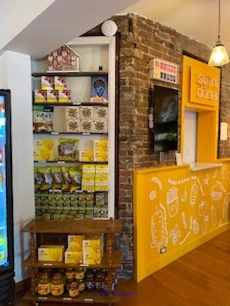 Grocery store + alcohol and restaurant license Plateau-Mont-Royal - Photo 3